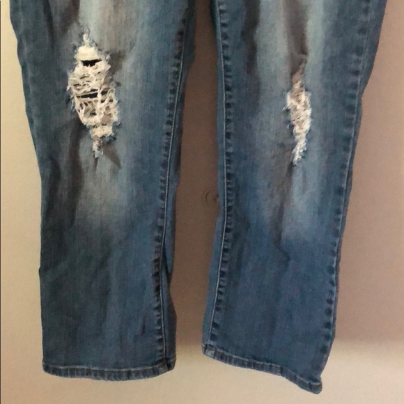 Distressed capris - Picture 2 of 3